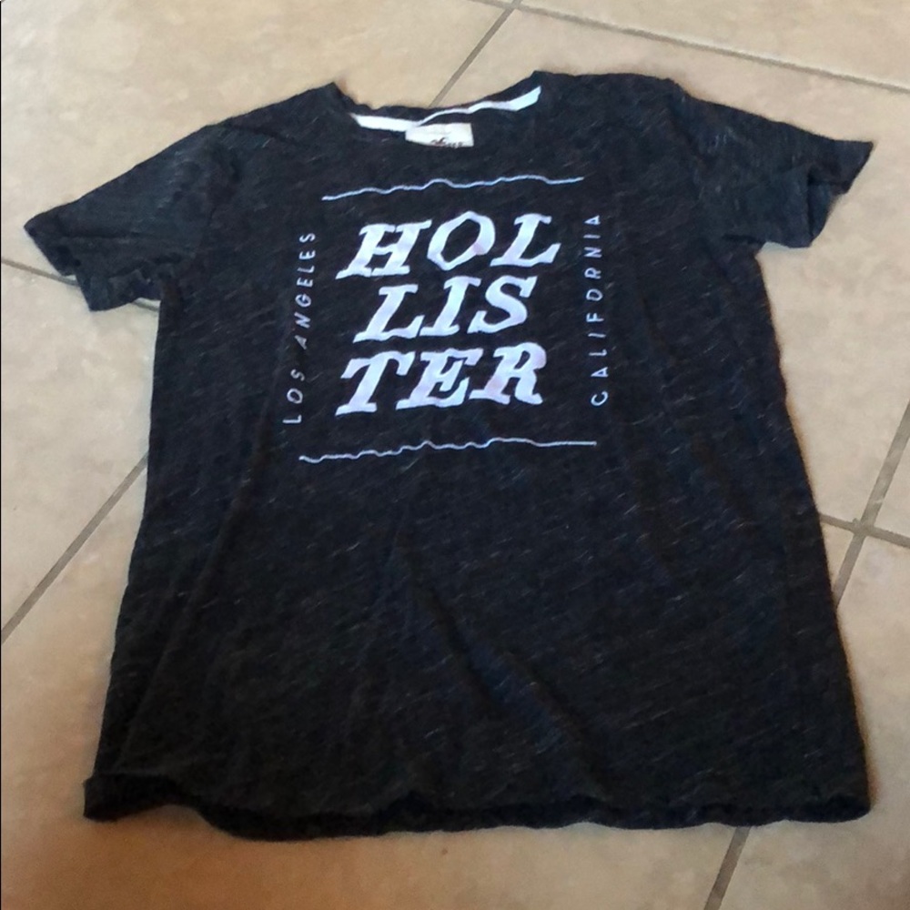 Black hollister t shirt